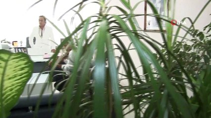 Türkücü olmak için hakimliği bıraktı