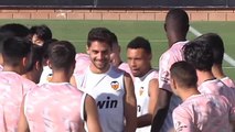 El Valencia entrena por última vez antes de su encuentro con el Inter de Milán