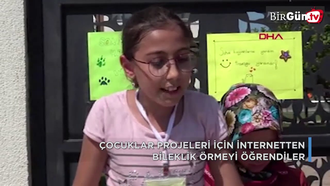 Sokak hayvanları için bileklik örüp satan çocuklar: Empati kurun