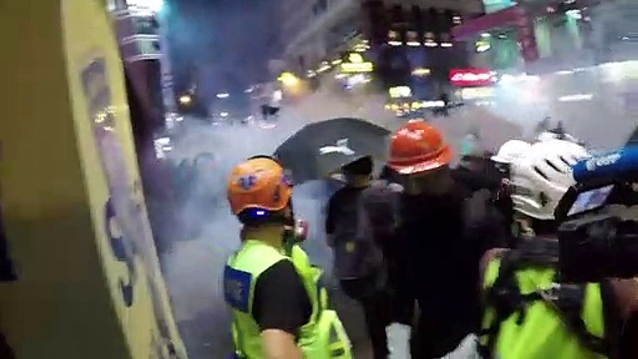 Freiwillige Sanitäter versorgen Demonstranten in Hongkong