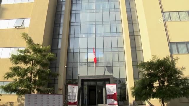 Tunus Başbakanı Şahid, cumhurbaşkanlığı adaylık başvurusunu yaptı