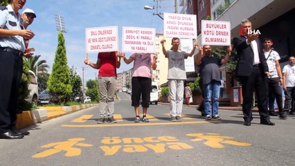 Trafik kurallarına karşı sürücüler ve yayalar bilgilendirildi