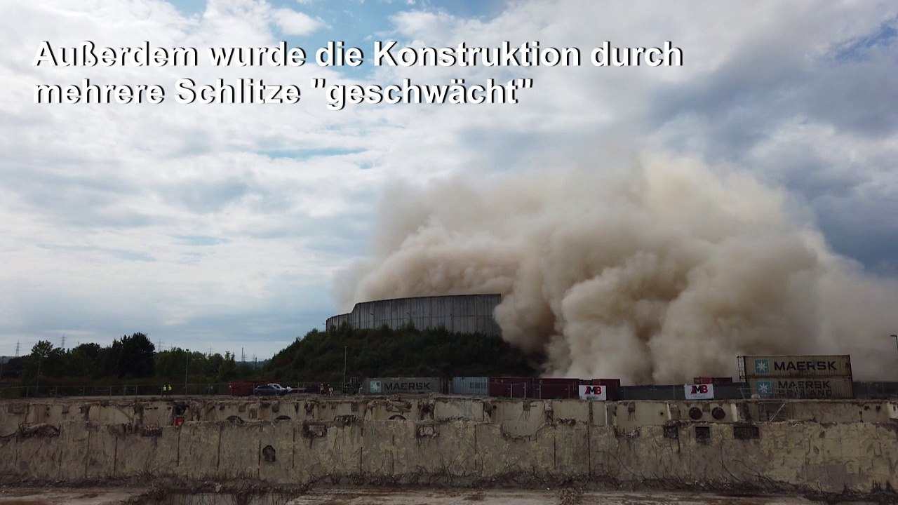 AKW-Kühlturm zum Einsturz gebracht