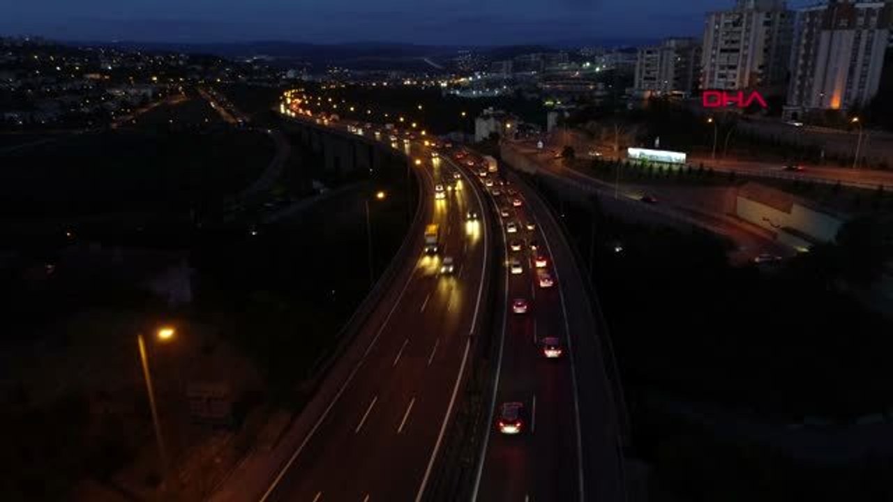 KOCAELİ TEM Otoyolu Kocaeli geçişinde bayram yoğunluğu