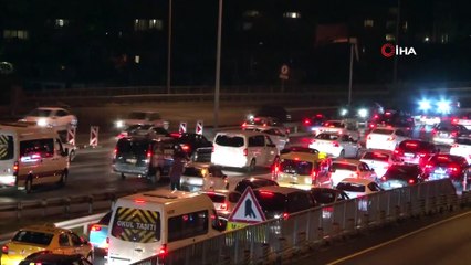 Bayram trafiği yoğunluğu akşam saatlerinde de sürüyor