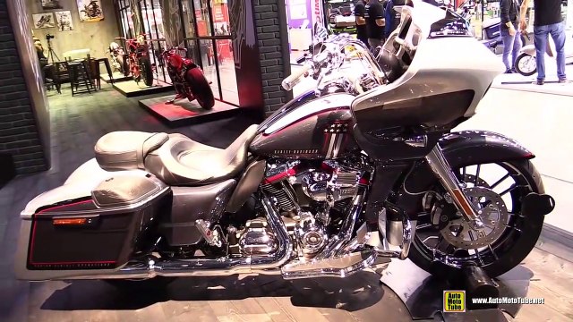 2019 Harley Davidson CVO Road Glide 117 - Walkaround - 2018 EICMA Milan