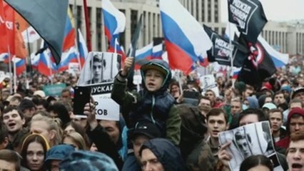 Oposición rusa hace demostración de fuerza con multitudinario mitin en Moscú
