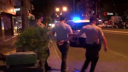 Başkent'te 3 araca çarpan otomobil, dükkana girdi