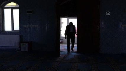 Hayal ettiği camiyi köyüne yaptırdı