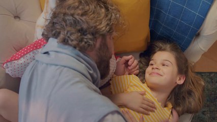 "الأب" حارس أحلام طفلته وفارسها الأول في حياتها.. هكذا يكون أجمل أب