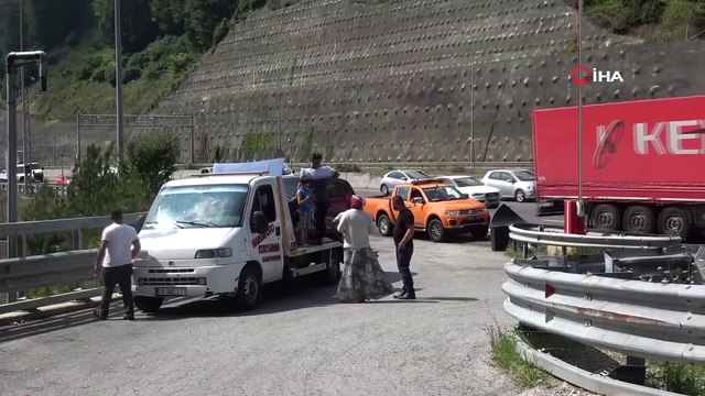 TEM Otoyolu Bolu Dağı’nda tatilciler uzun kuyruklar oluşturdu