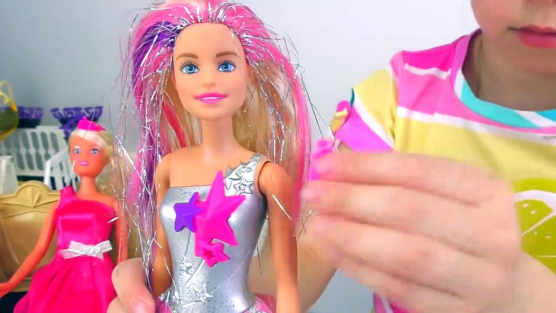 Barbie Doll Kids Makeup & Costume Alisa Pretend Play with GIANT DOLL &  Transformation with DRESS UP - video Dailymotion