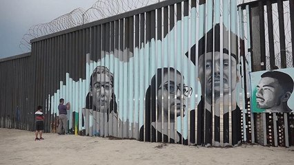 دیوار خاطرات مهاجران در مرز مکزیک با آمریکا