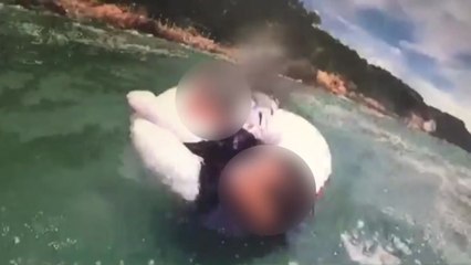 30대 아들 구조위해 바다에 뛰어든 60대 아버지 / YTN