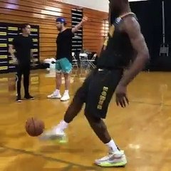 Foot/NBA - Sekou Doumbouya and Bruno Fernando show off impressive soccer skills at Rookie Photo Shoot