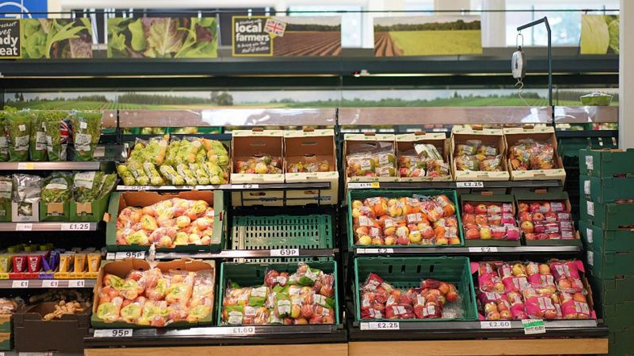 Bunkern für den Brexit: Briten hamstern für 4,3 Mrd. Euro