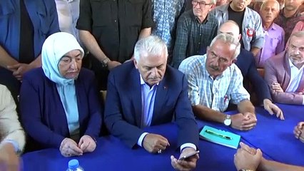 Binali Yıldırım bayramını selzedelerle geçirdi