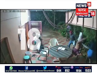 বৃদ্ধ দম্পতীৰ সাহসিকতা,মৰিয়াই খেদিলে আক্ৰমণ কৰিবলৈ অহা ডকাইতক, চাওক ভিডিঅ’