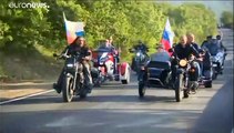 شاهد: فلاديمير بوتين يقود دراجة نارية في شبه جزرة القرم خلال مهرجان ذئاب الليل
