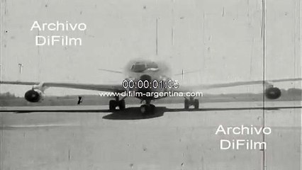 Robert Taylor arrives at the Ezeiza International Airport 1967