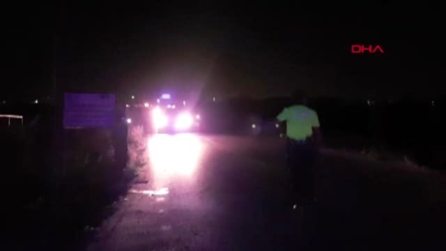 BURSA Otomobil yayaların arasına daldı: 1'i ağır 2 yaralı