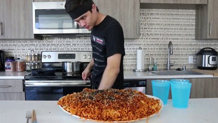 Forladt pakistanske Ambient Most Korean Fire Noodles Ever Eaten (x15 Packs) | 불닭 볶음면 도전 - video  Dailymotion
