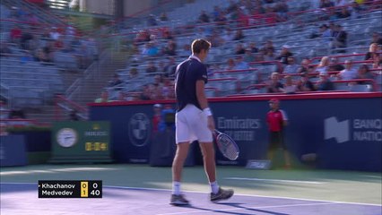 Télécharger la video: ATP Montreal: Medvedev bt Khachanov (6-1 7-6)