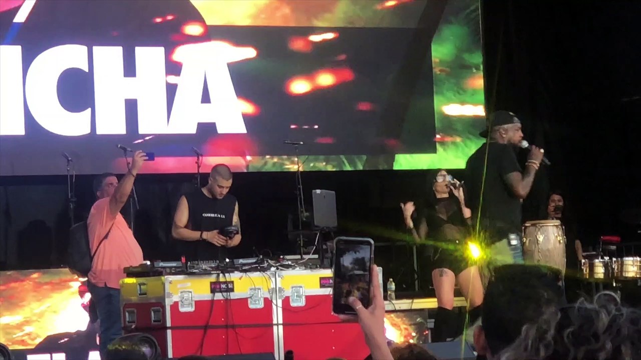 el Micha..la dejaron solita en la camita