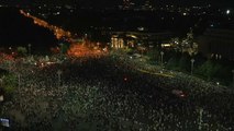 Gegen Korruption und Willkür: 25.000 Menschen marschieren durch Bukarest