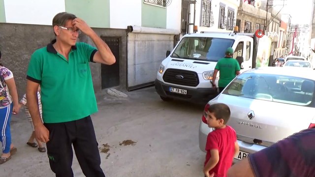 İpini koparan kurbanlık dana yanına kimseyi yaklaştırmadı