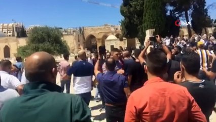 -İsrail Polisinden Mescidi Aksa’ya Saldırı : 37 Yaralı