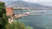 Ege ile Akdeniz, yerli ve yabancı turistle 