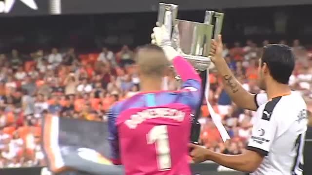 El nuevo Valencia de Marcelino se presenta ante su afición en Mestalla