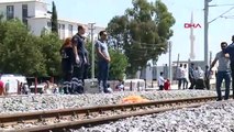 4 yaşındaki kız çocuğunu tren ezdi, annenin feryatları yürek yaktı