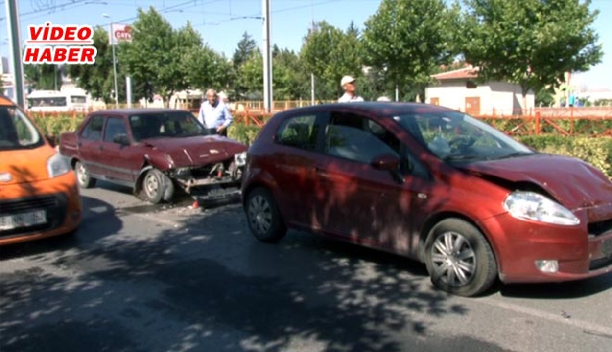 (11 Ağustos 2019) SİVAS CADDESİNDE KAZA ZİNCİRLEME KAZADA 7 ARAÇDA MADDİ HASAR OLUŞTU