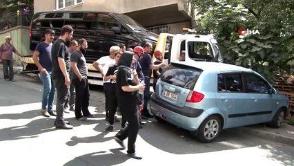 Kağıthane'de freni patlayan çekici 3 araca çarptı