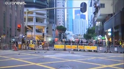 Hong Kong : des heurts entre manifestants et policiers