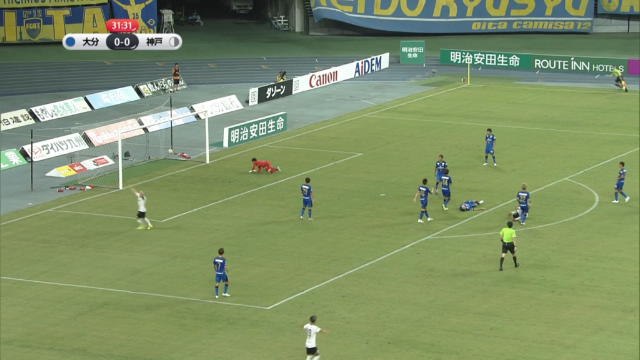 لقطة: كرة قدم: إنييستا يتألق بأدائه الساحر في الدوري الياباني