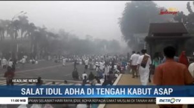 Warga Pontianak Salat Id di Tengah Kabut Asap