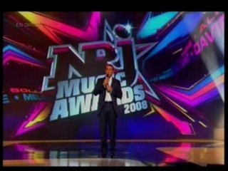 MICHAEL JACKSON AUX NRJ_Music_Awards 2008 (HQ)