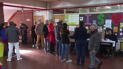 Argentinos votan en primarias que marcan tendencia hacia presidenciales