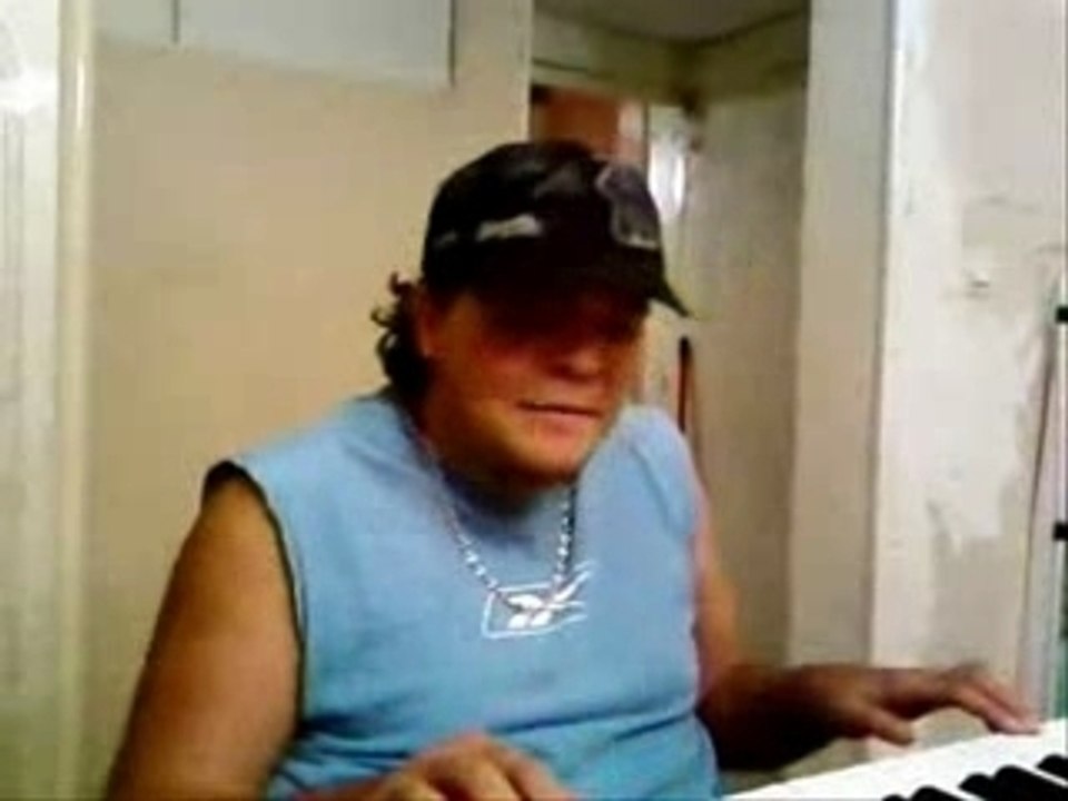 Jimmy embrase la