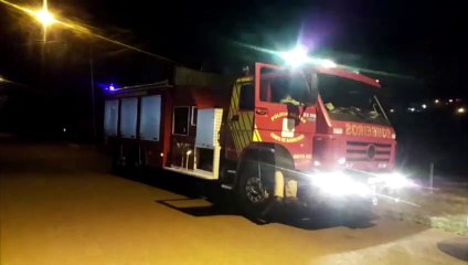 Área de vegetação é tomada por fogo no Bairro Santa Felicidade