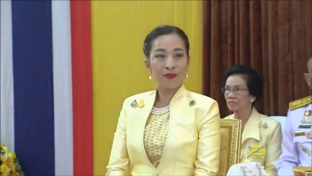 วงในเผยเจ้าฟ้าหญิงพัชรกิติยาภาฯ ทรงทะเลาะแย่งชุดออกงานชุดนี้ กับพระราชินีนุ้ย สุทิดา!!!