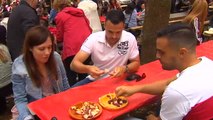 Miles de personas degustan en Carballiño el mejor pulpo del mundo