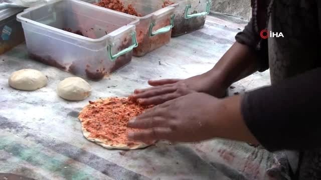 Hatay'ın ünlü tandır ekmeği kadınların gelir kapısı