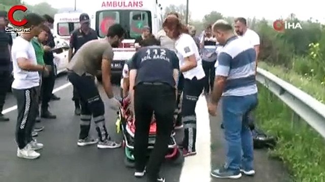 TEM'de otomobiller kafa kafaya çarpıştı