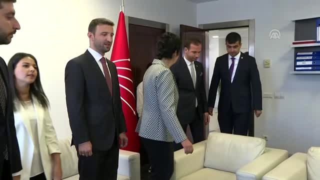 Siyasi partilerde bayramlaşma - AK Parti heyeti CHP'yi ziyaret etti