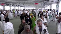 Hajj pilgrims perform Satan stoning ritual