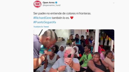 Richard Gere vient en aide aux migrants en Méditerranée